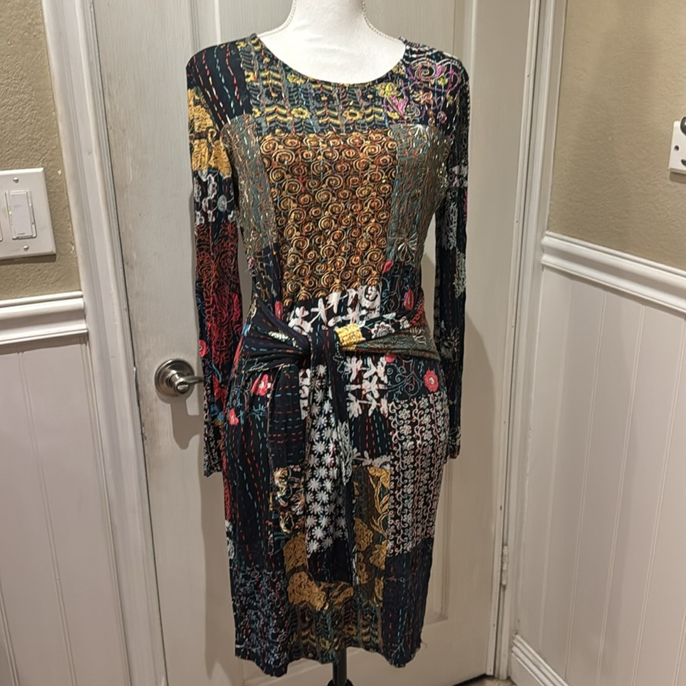Amazing Desigual patchwork pattern dress w built in sash and gold thread accent - Picture 2 of 13
